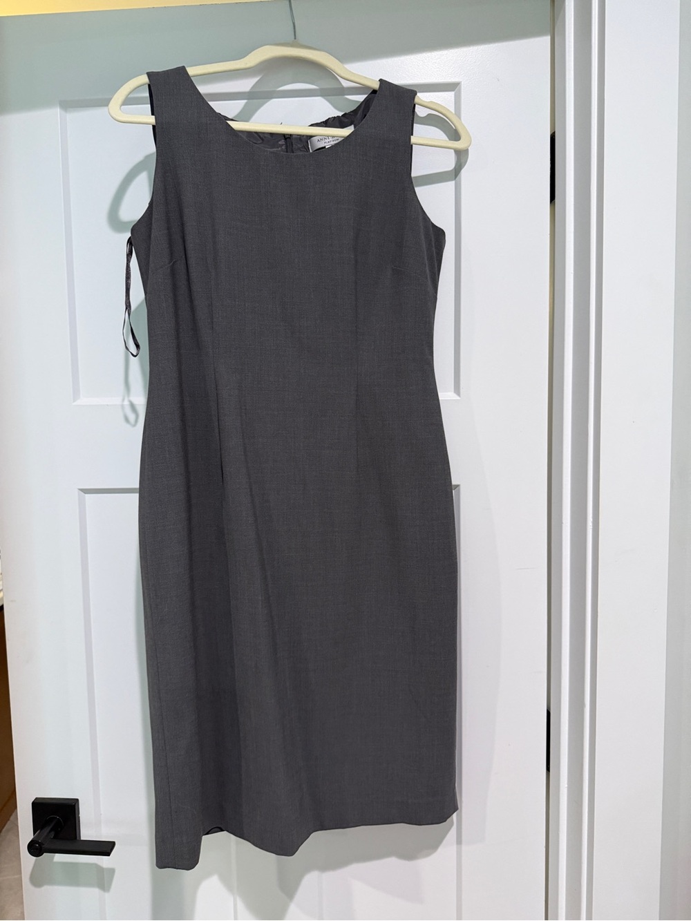 ANNE KLEIN Gray Sheath Dress-Size 6